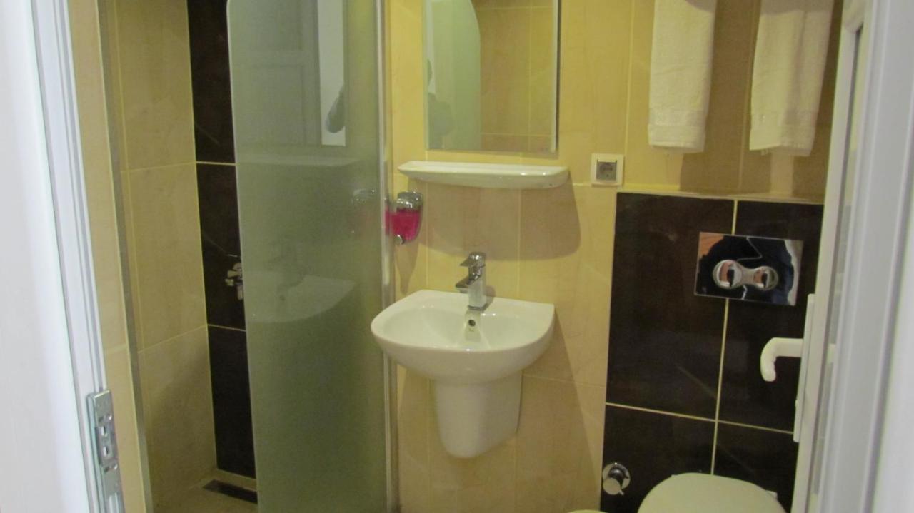 Dostlar Hotel Μερσίνη Εξωτερικό φωτογραφία